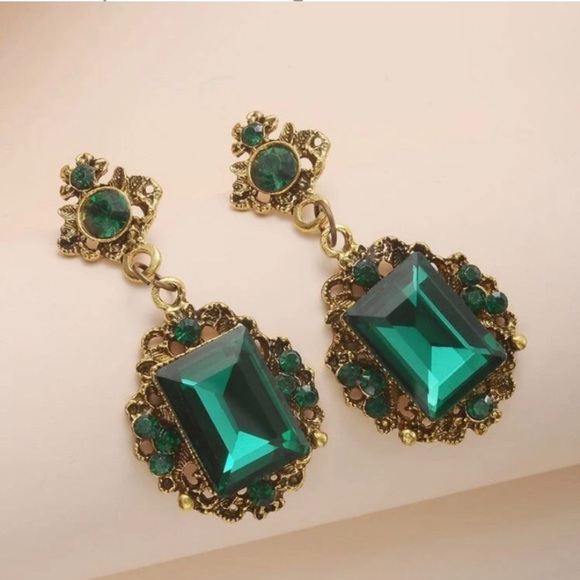 Vintage Inspired Gemstone Holiday Earrings - Picture 1 of 5
